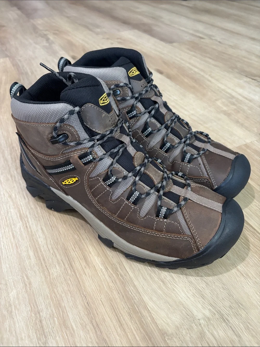 NEW Men’s KEEN Targhee 2 Mid Height Waterproof Hiking Boots